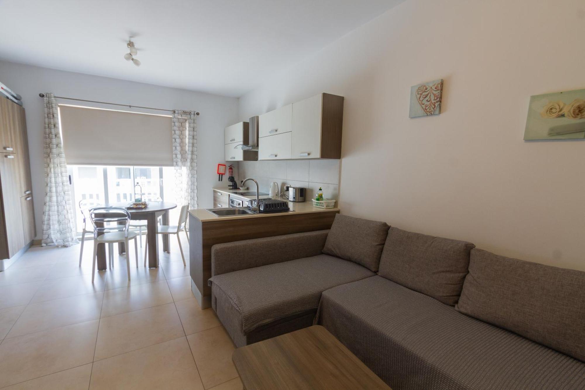 Modern & Central 2 Bedroom & 2 Bathrooms Apartment Мсида Екстериор снимка