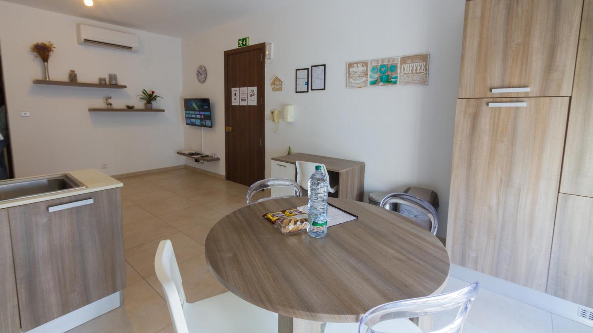 Modern & Central 2 Bedroom & 2 Bathrooms Apartment Мсида Екстериор снимка