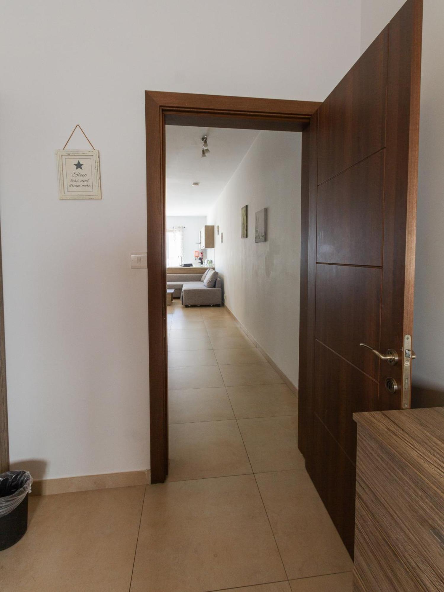 Modern & Central 2 Bedroom & 2 Bathrooms Apartment Мсида Екстериор снимка